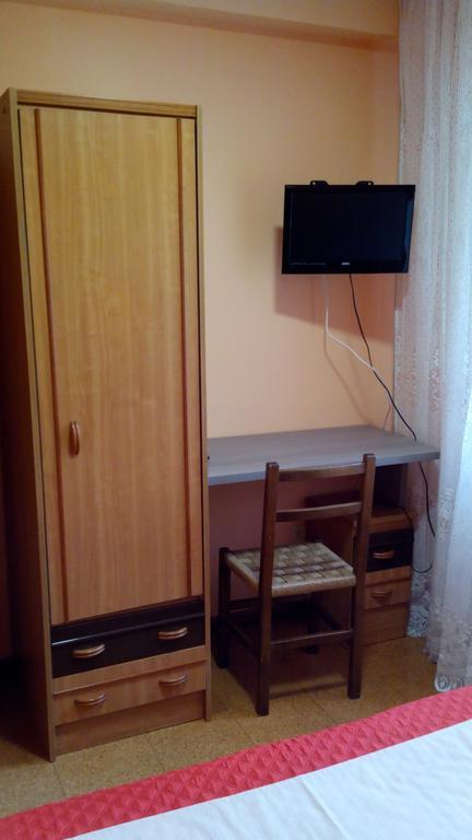 Pension Las Palmeras ลาลิน ภายนอก รูปภาพ