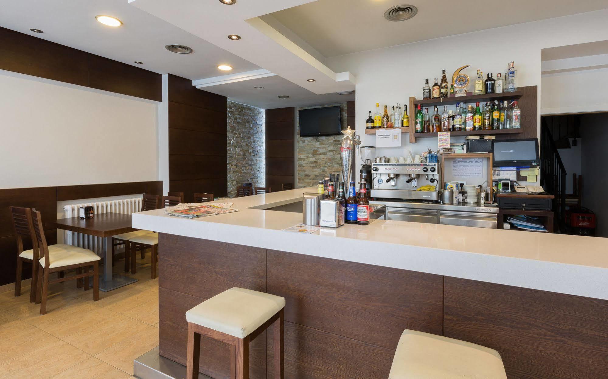 Pension Las Palmeras ลาลิน ภายนอก รูปภาพ