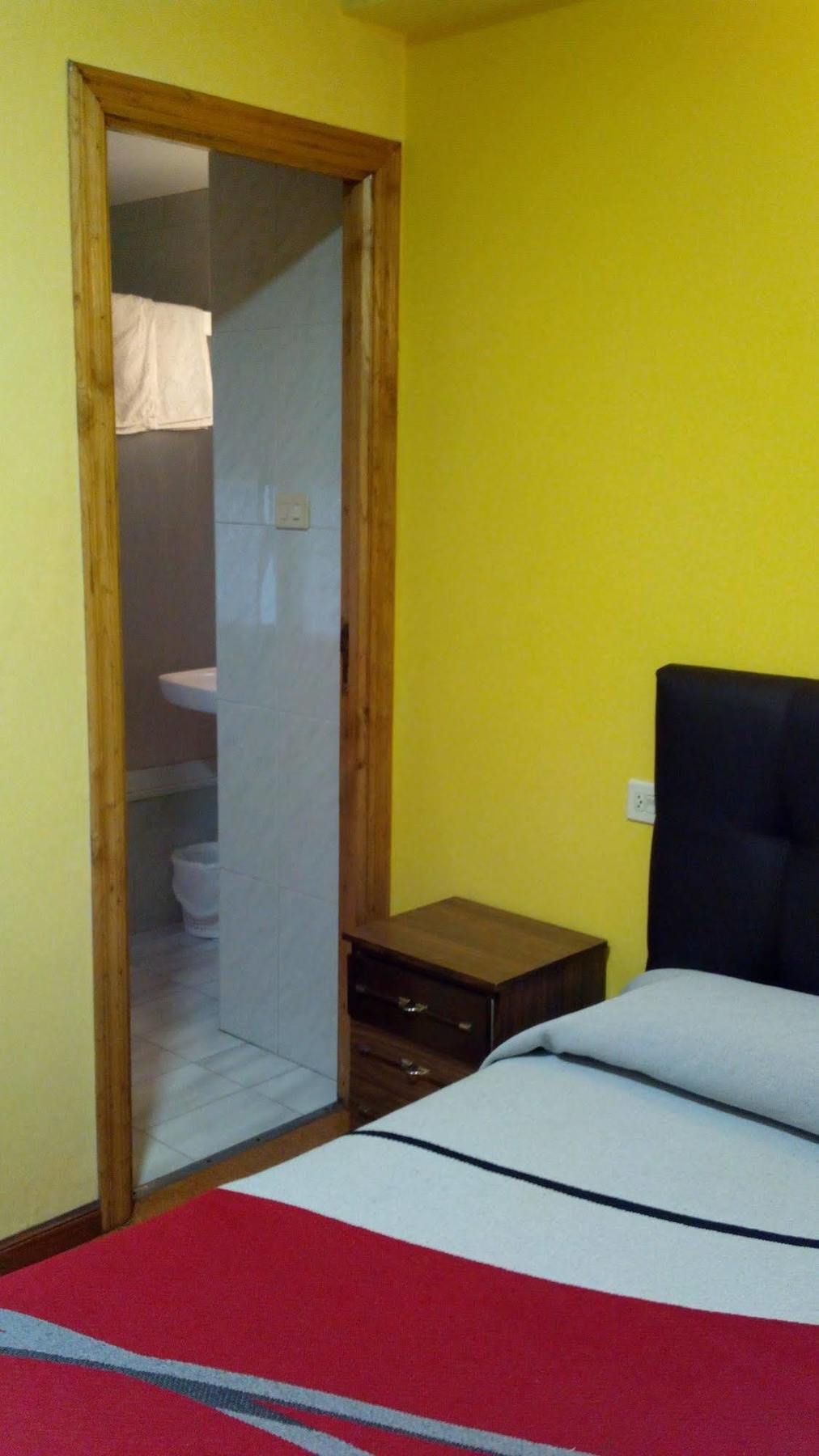 Pension Las Palmeras ลาลิน ภายนอก รูปภาพ