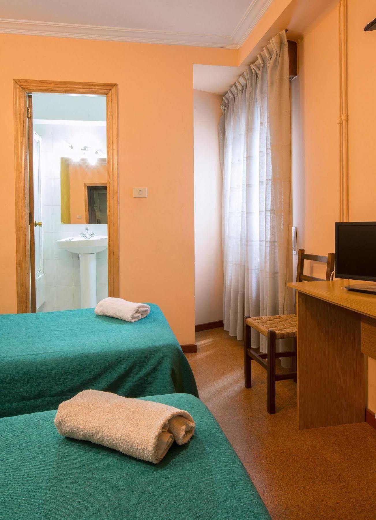 Pension Las Palmeras ลาลิน ภายนอก รูปภาพ