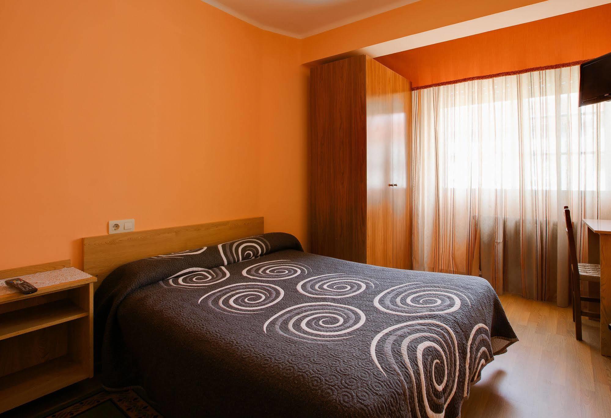 Pension Las Palmeras ลาลิน ภายนอก รูปภาพ