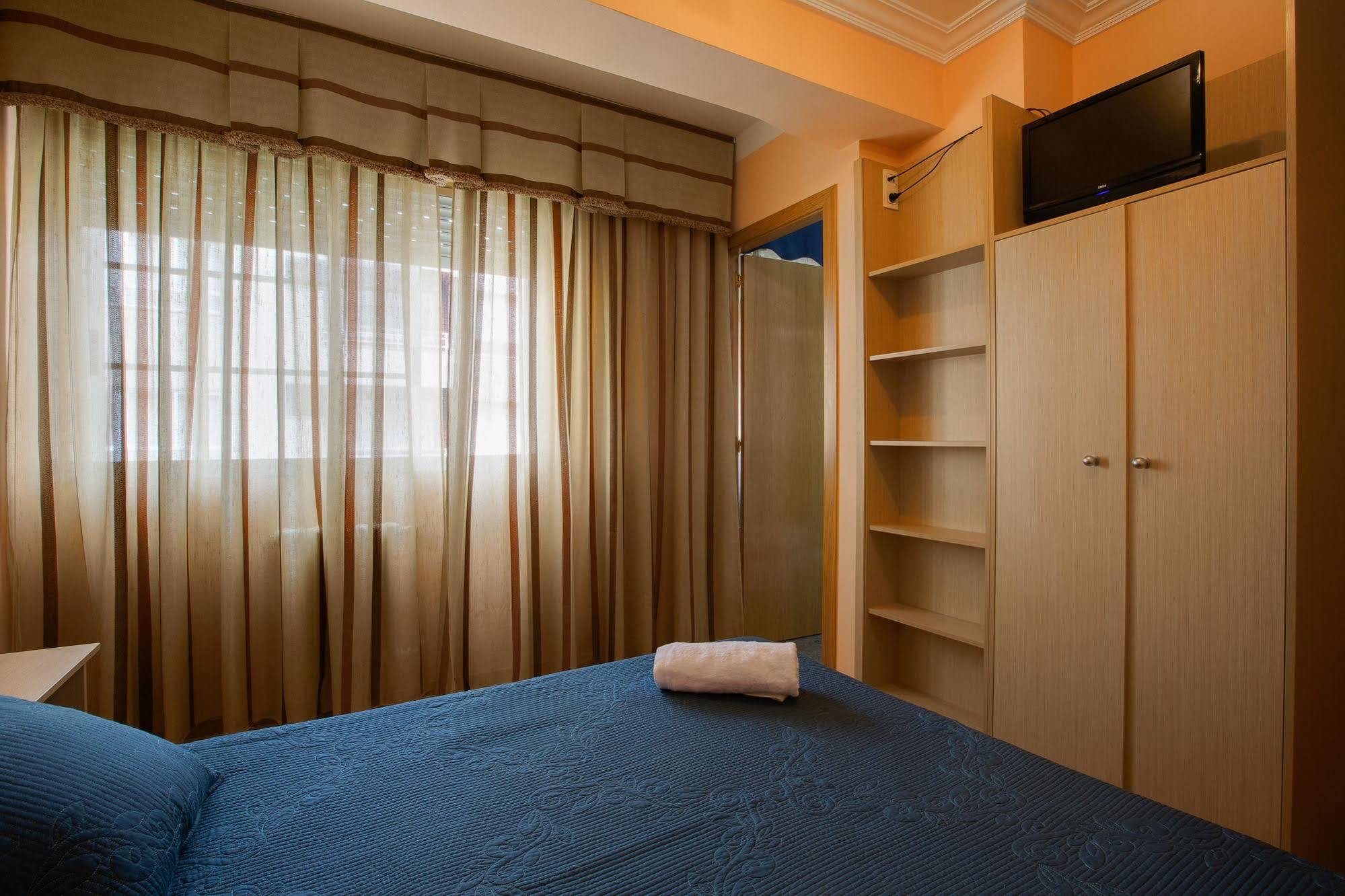 Pension Las Palmeras ลาลิน ภายนอก รูปภาพ